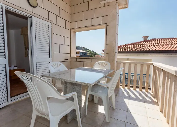 Grand Maison d'hôtes Komarna